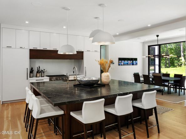 31 Meadow Lane, Greenwich CT 06831