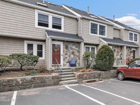 5 Glen Street 204, Greenwich CT 06830