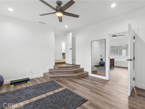 19538 Redwing, Tarzana (los Angeles) CA 91356