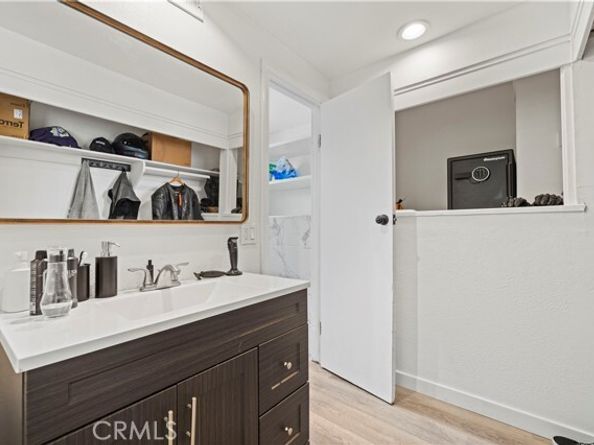12616 Terra Bella Street, Pacoima (los Angeles) CA 91331