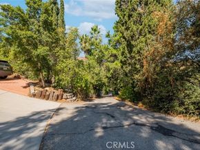 9530 Wheatland Avenue, Burbank CA 91040