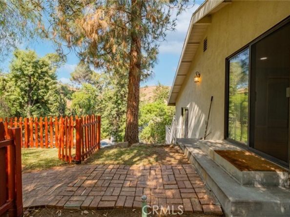 9530 Wheatland Avenue, Burbank CA 91040