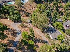 9530 Wheatland Avenue, Burbank CA 91040