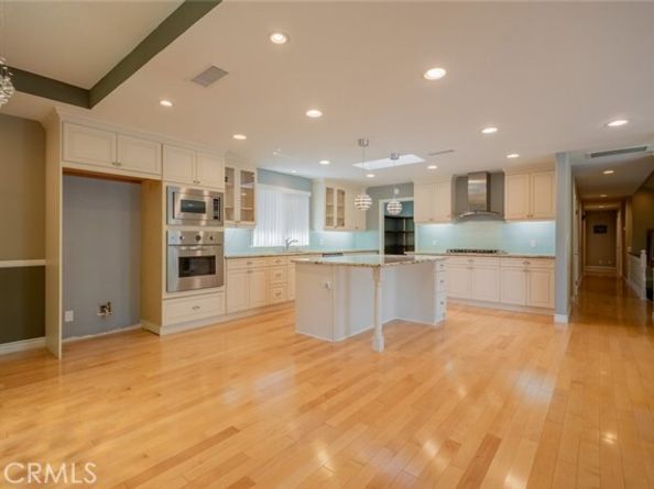 9530 Wheatland Avenue, Burbank CA 91040