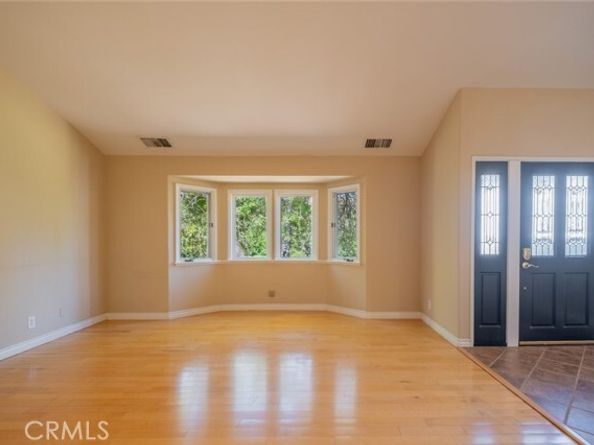 9530 Wheatland Avenue, Burbank CA 91040