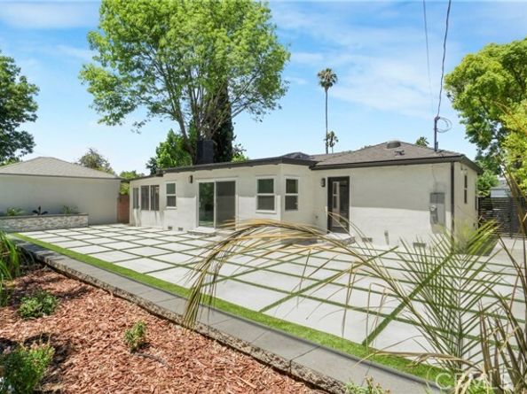 19120 Bessemer Street, Tarzana (los Angeles) CA 91335