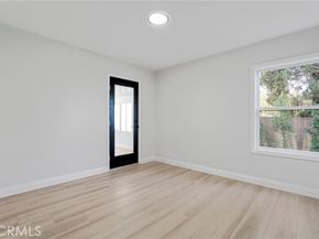 19120 Bessemer Street, Tarzana (los Angeles) CA 91335