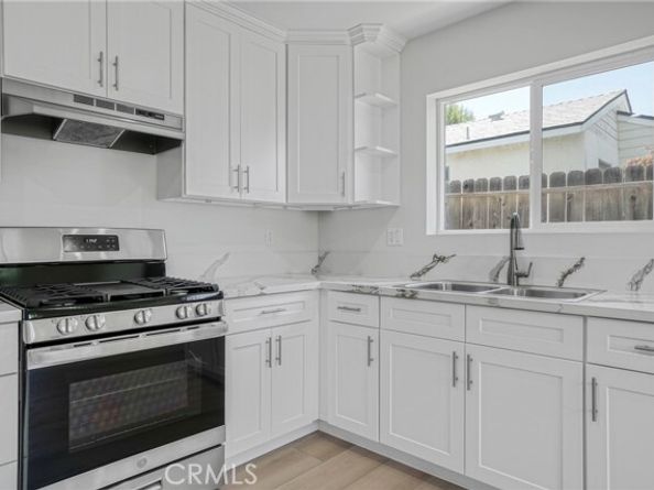 19120 Bessemer Street, Tarzana (los Angeles) CA 91335