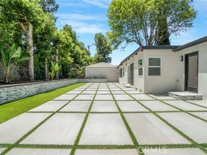 19120 Bessemer Street, Tarzana (los Angeles) CA 91335