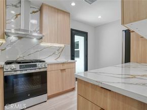 19120 Bessemer Street, Tarzana (los Angeles) CA 91335