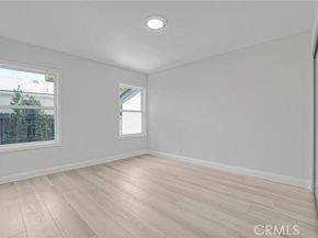 19120 Bessemer Street, Tarzana (los Angeles) CA 91335