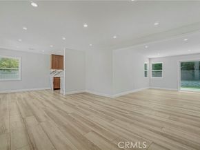 19120 Bessemer Street, Tarzana (los Angeles) CA 91335
