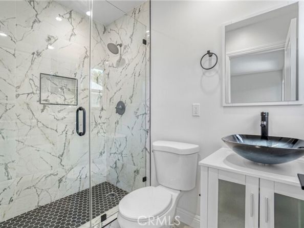 19120 Bessemer Street, Tarzana (los Angeles) CA 91335