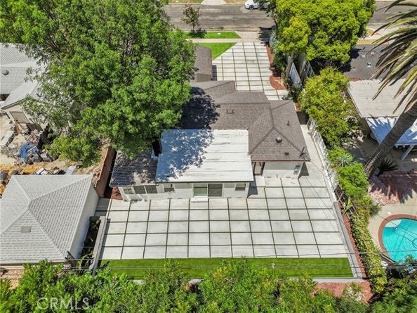 19120 Bessemer Street, Tarzana (los Angeles) CA 91335