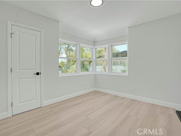 19120 Bessemer Street, Tarzana (los Angeles) CA 91335