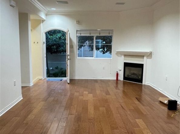 9301 Shirley Avenue 13, Northridge (los Angeles) CA 91324