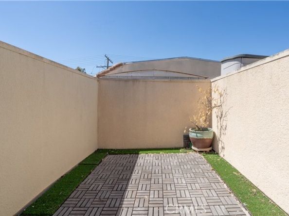 13801 Oxnard Street 202, Van Nuys (los Angeles) CA 91401
