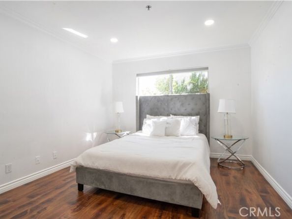 13801 Oxnard Street 202, Van Nuys (los Angeles) CA 91401