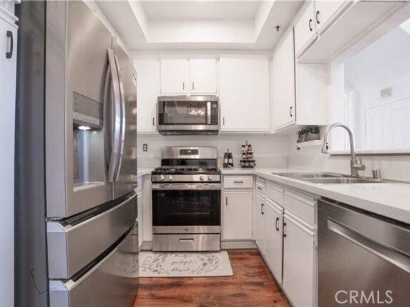 13801 Oxnard Street 202, Van Nuys (los Angeles) CA 91401