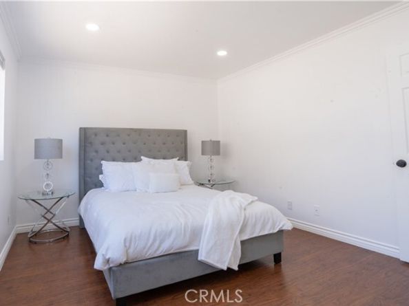 13801 Oxnard Street 202, Van Nuys (los Angeles) CA 91401
