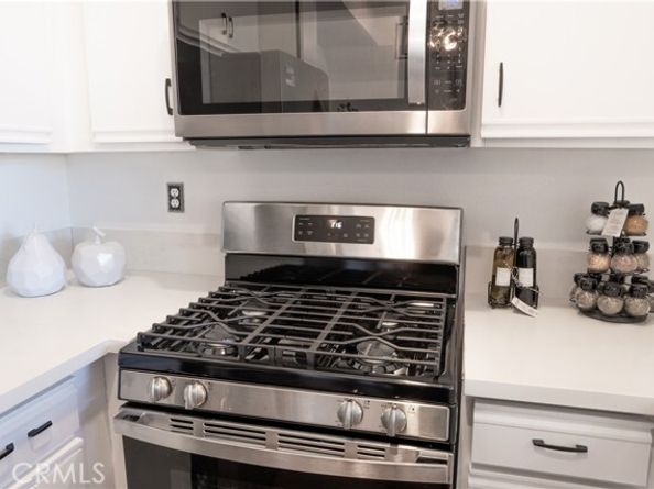 13801 Oxnard Street 202, Van Nuys (los Angeles) CA 91401