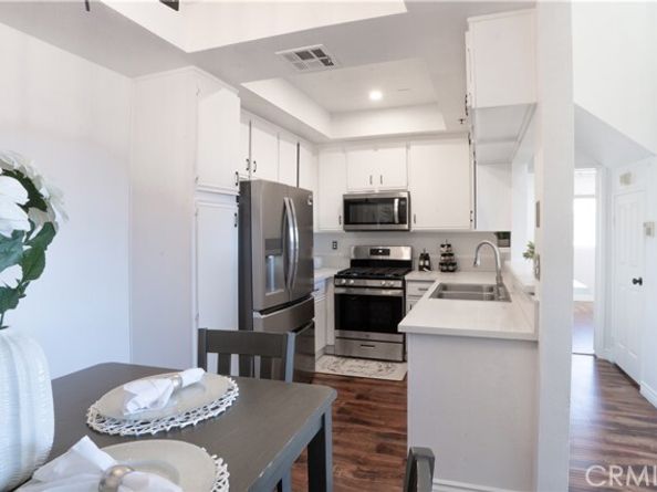 13801 Oxnard Street 202, Van Nuys (los Angeles) CA 91401