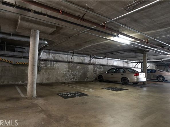 13801 Oxnard Street 202, Van Nuys (los Angeles) CA 91401