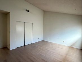 17811 Devonshire, Northridge (los Angeles) CA 91325