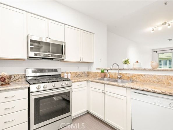 6400 Crescent 121, Los Angeles CA 90094