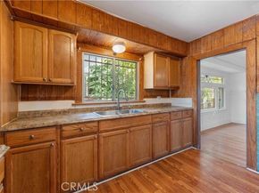 1021 W 53rd St, Los Angeles CA 90037