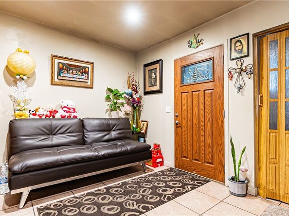 4656 Floral, Los Angeles CA 90022