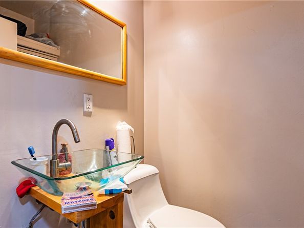 4656 Floral, Los Angeles CA 90022