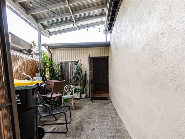 4656 Floral, Los Angeles CA 90022