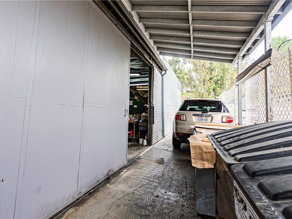 4656 Floral, Los Angeles CA 90022