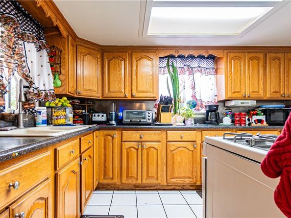 4656 Floral, Los Angeles CA 90022