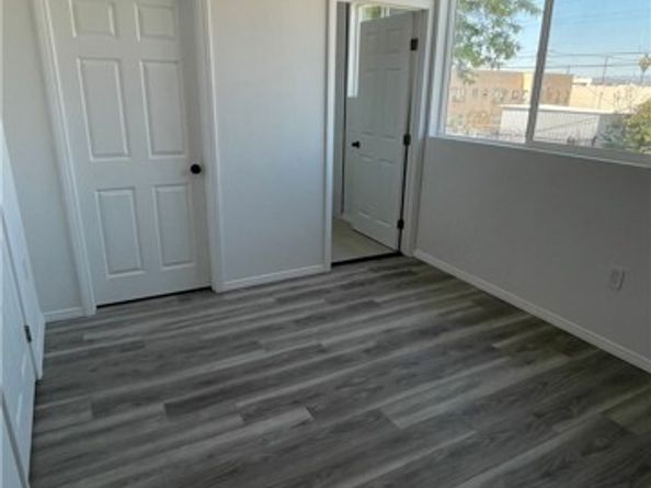 320 35th Street, Los Angeles CA 90011