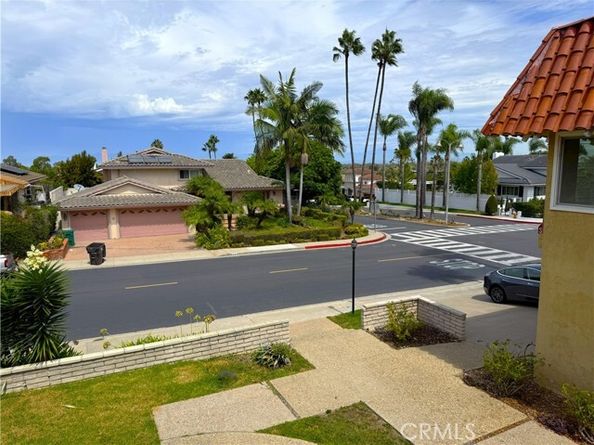 6390 E Bixby Hill, Long Beach CA 90815