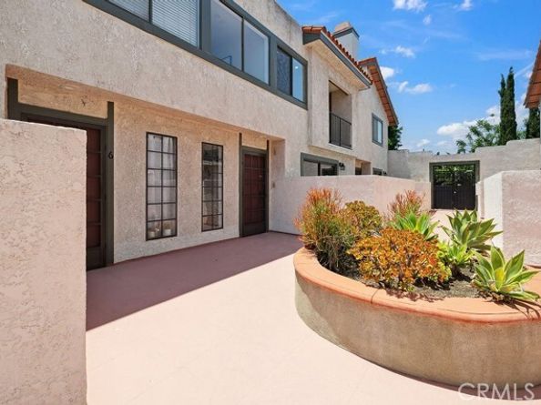 6101 Fulton Avenue 8, Van Nuys (los Angeles) CA 91401