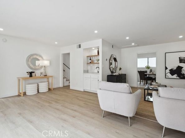 6101 Fulton Avenue 8, Van Nuys (los Angeles) CA 91401