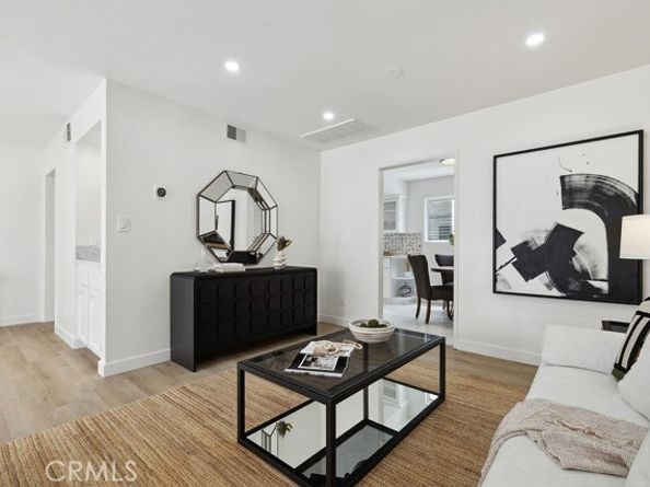 6101 Fulton Avenue 8, Van Nuys (los Angeles) CA 91401