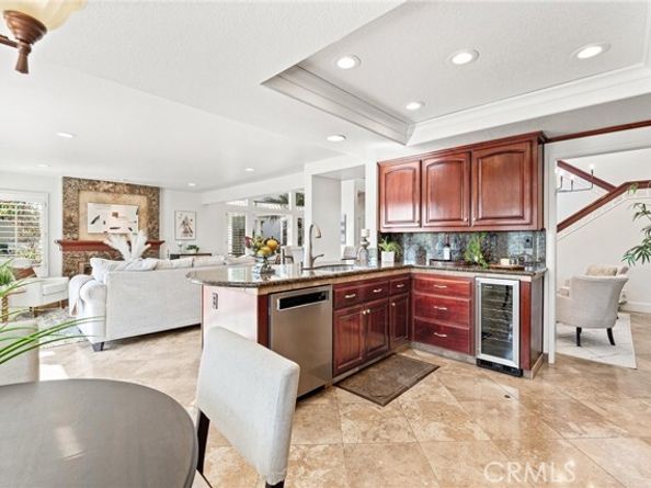 112 Via Candelaria, Laguna Hills CA 92679