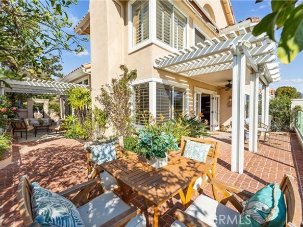 112 Via Candelaria, Laguna Hills CA 92679