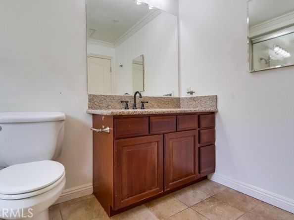 700 S Ardmore Avenue 204, Los Angeles CA 90005