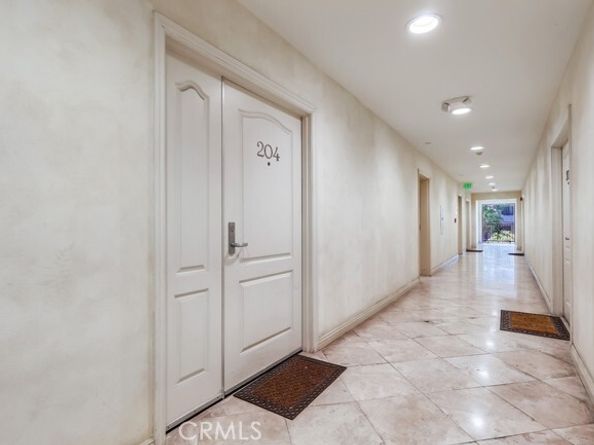 700 S Ardmore Avenue 204, Los Angeles CA 90005