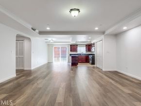 700 S Ardmore Avenue 204, Los Angeles CA 90005