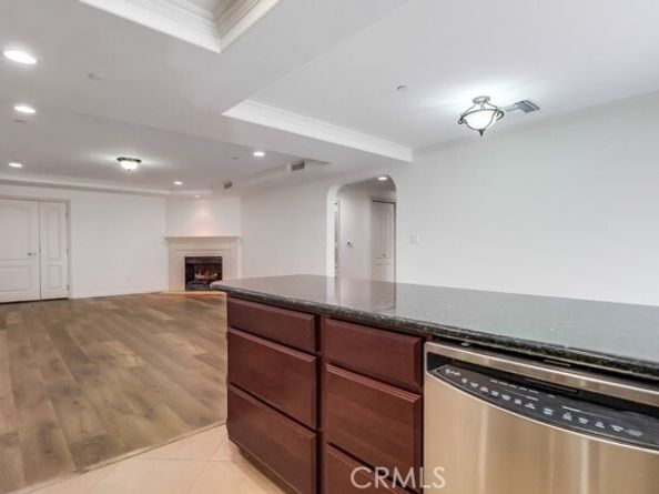 700 S Ardmore Avenue 204, Los Angeles CA 90005