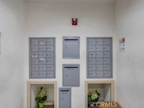 700 S Ardmore Avenue 204, Los Angeles CA 90005