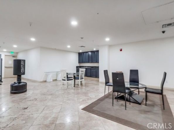 700 S Ardmore Avenue 204, Los Angeles CA 90005