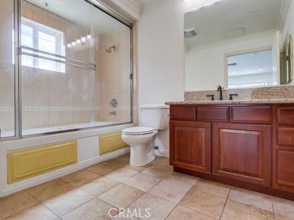 700 S Ardmore Avenue 204, Los Angeles CA 90005