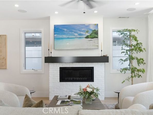 435 Fernleaf Avenue 1, Corona Del Mar (newport Beach) CA 92625